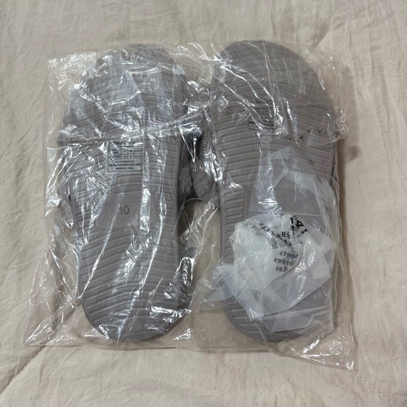 Juicy Couture Steady Grey Faux Fur Rhinestones Women’s Slide Slippers Size 10 - Picture 3 of 5